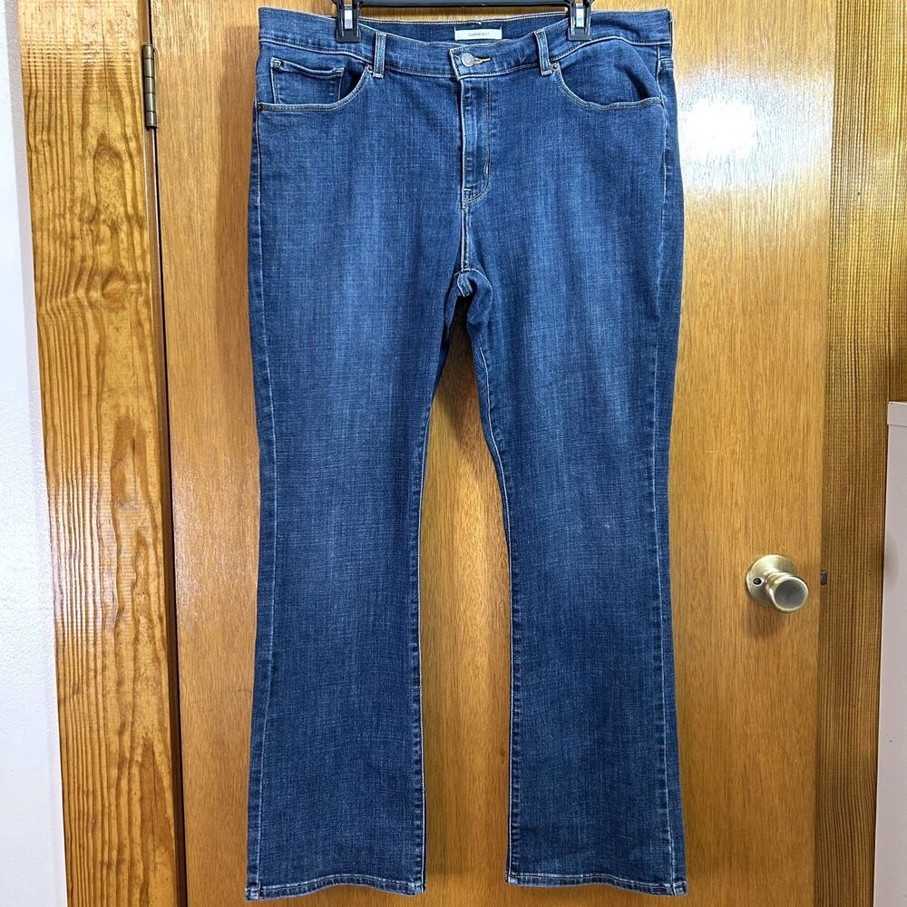 LEVI'S Women's Blue Jeans Size 33 Blue Classic Bootcut Dark Wash Stretch Denim